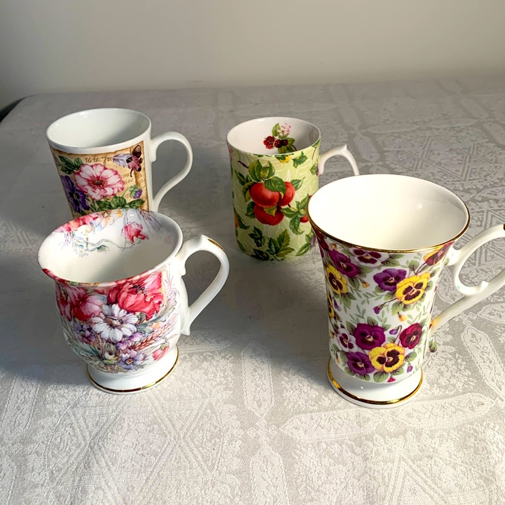 4 English tea mugs bone China lot! Mother’s Day 💖
